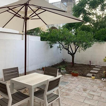 Origini - Apartment With Private Garden Lecce Exterior photo